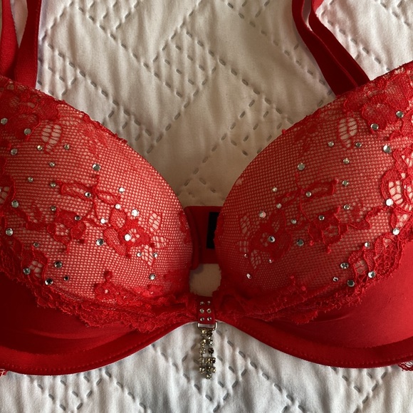Victoria’s Secret Bra - Picture 3 of 6